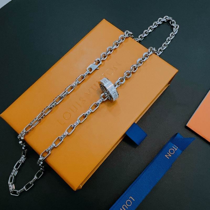 LV Necklace 11yxx61